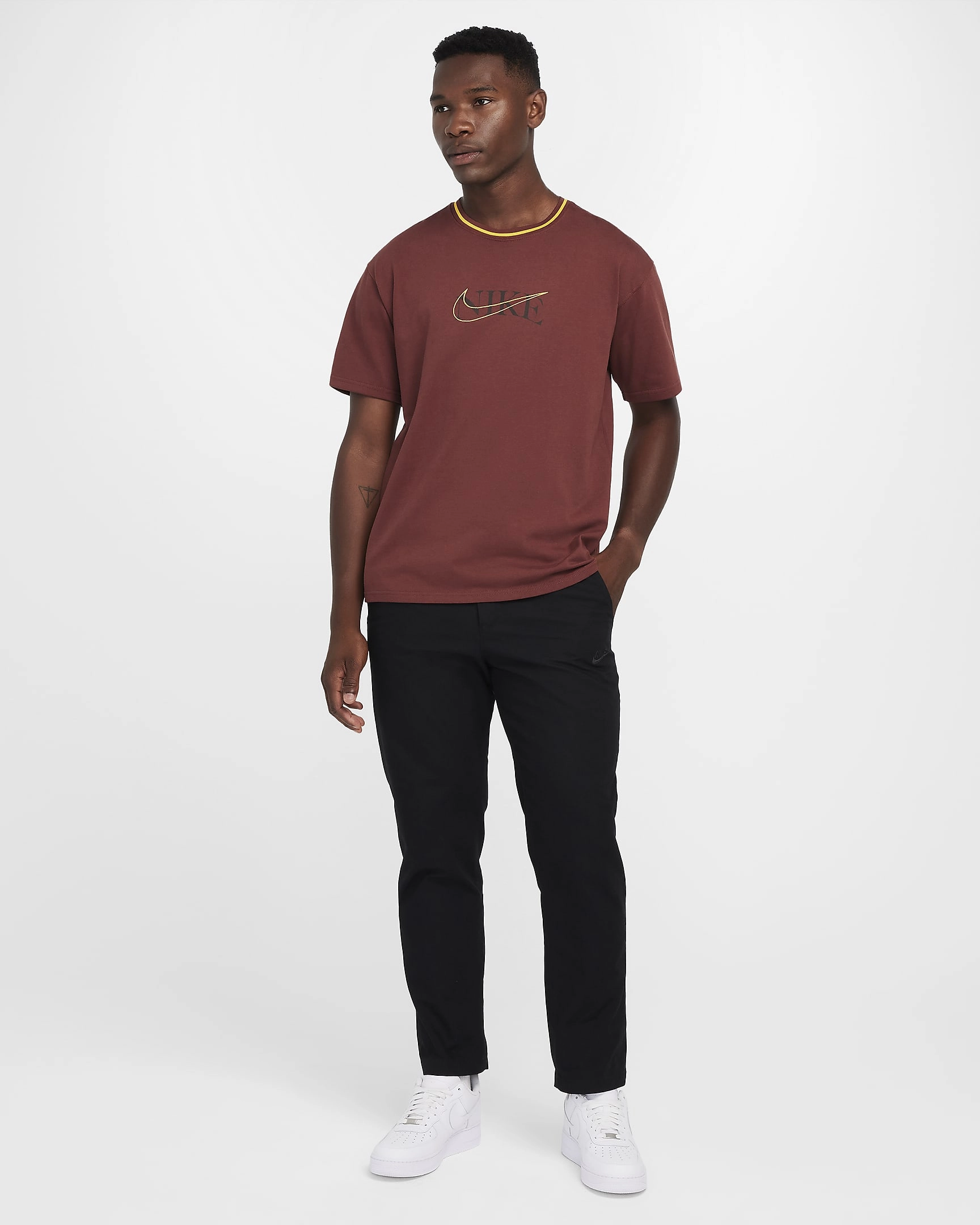 Nike Sportswear Max90 T-skjorte: Komfort møter stil – din ultimate hverdagshelt, klar for eventyr!